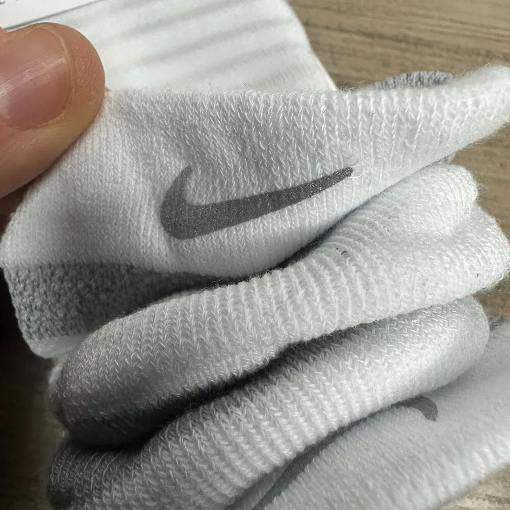 NWT Nike Unisex Spark Cushioned No Show Run Socks White Size Medium (CU7201-100)